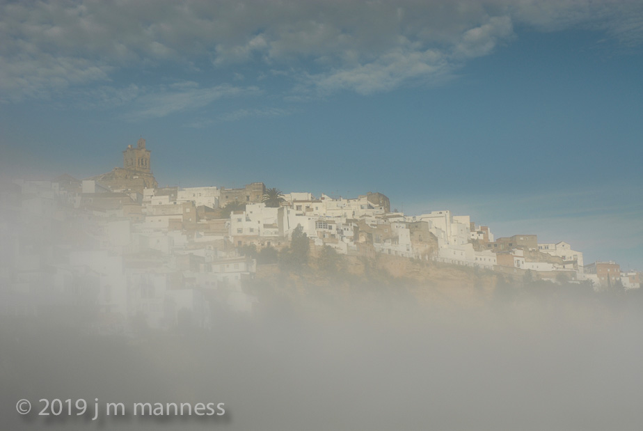 Arcos in the fog