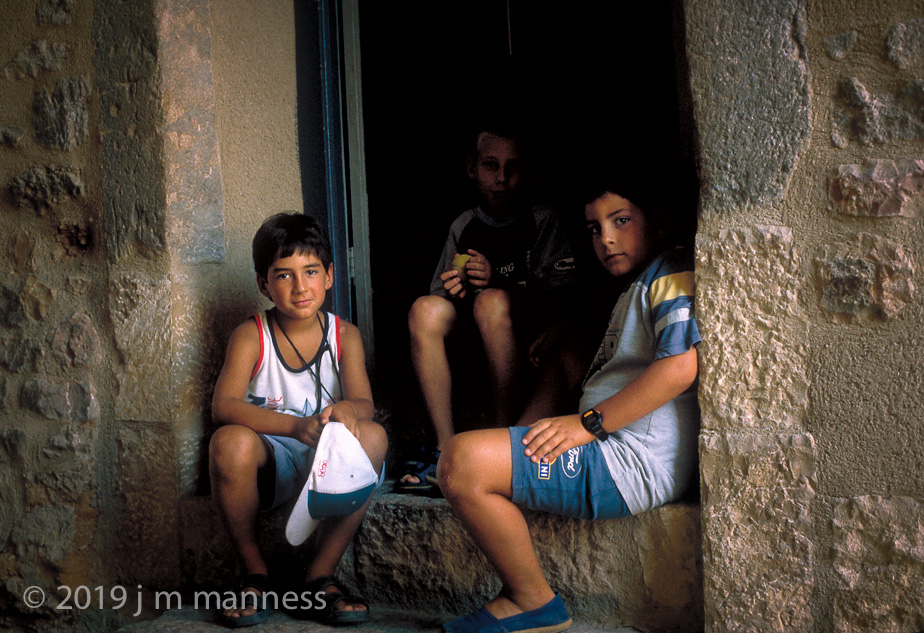 3 Boys - Alquezar, Spain